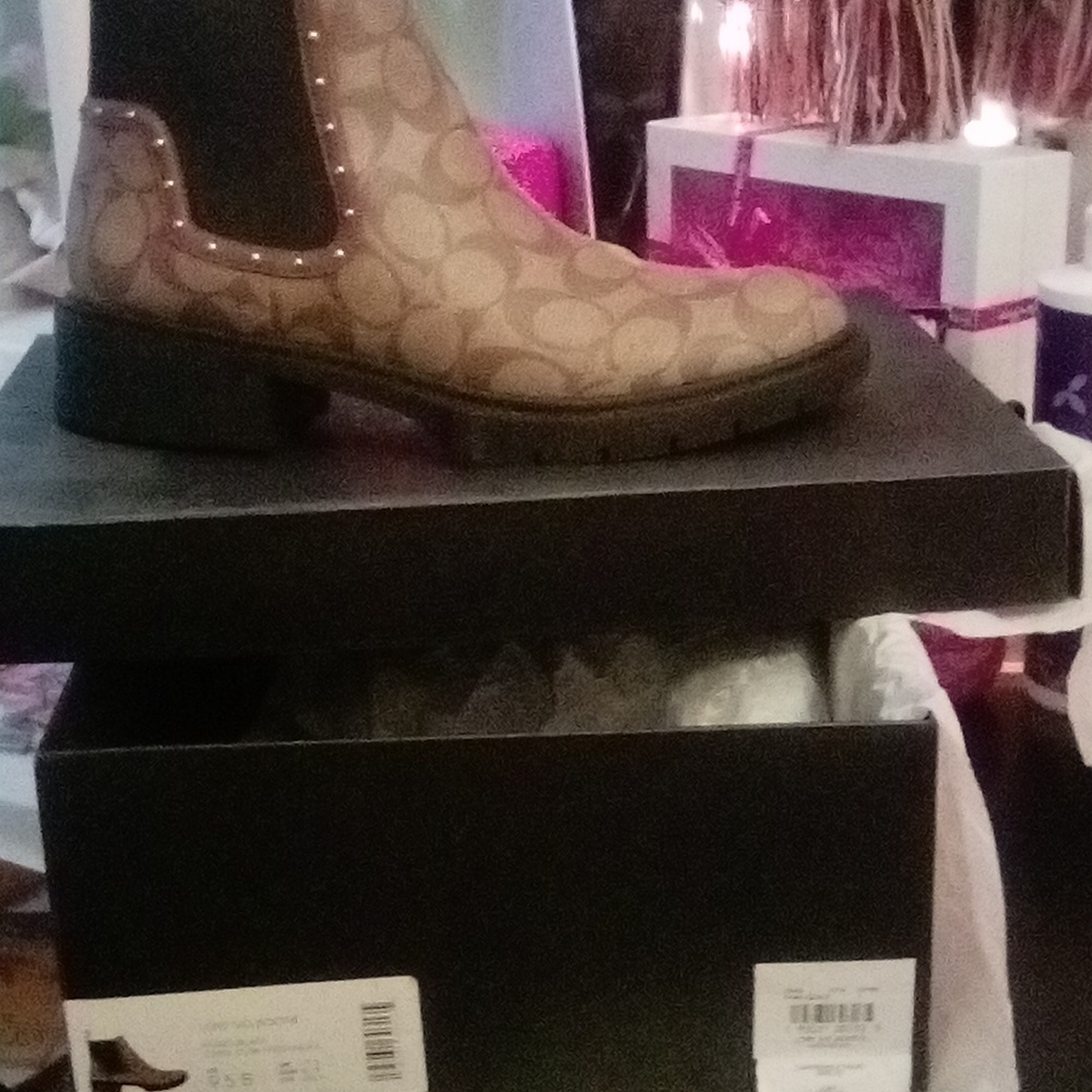 Have two pair - Picture 1 of 3
